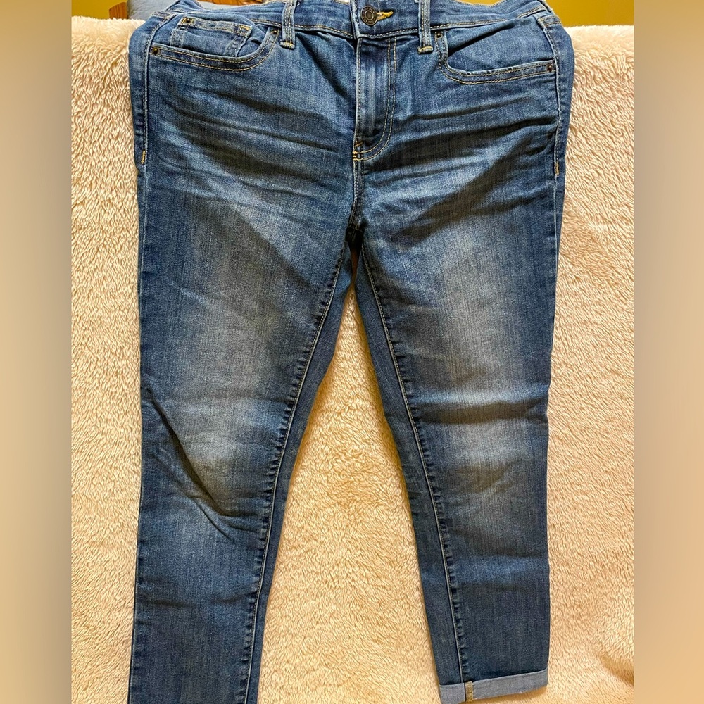 Gap Girlfriend, US 2/26; EU 34